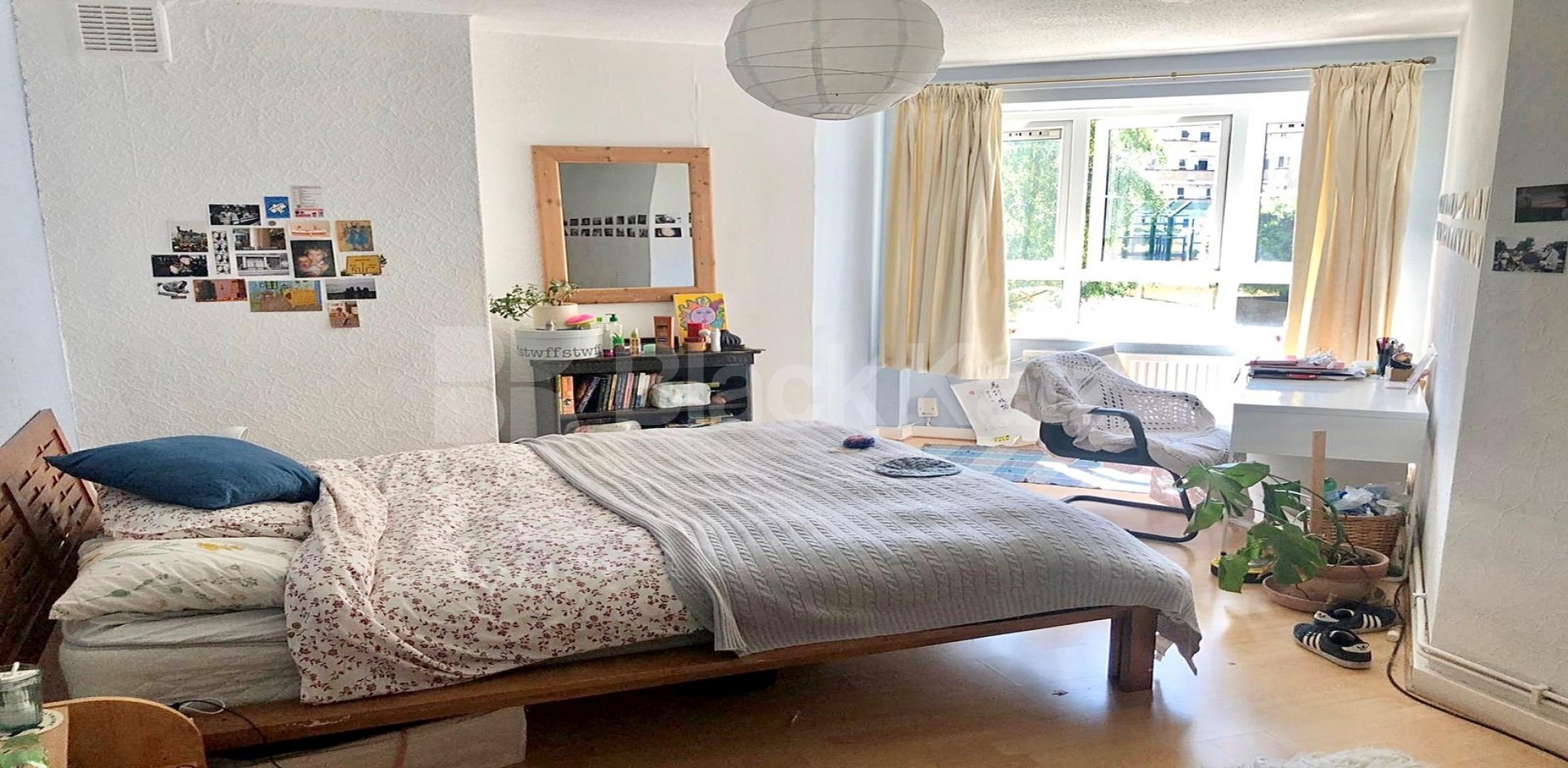 4 double bedroom flat set over two floors with access to a patio garden Dalmeny Avenue, Tufnell park 